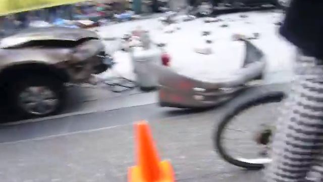 Car accident in New York Автоавария в Нью Йорке смотреть онлайн