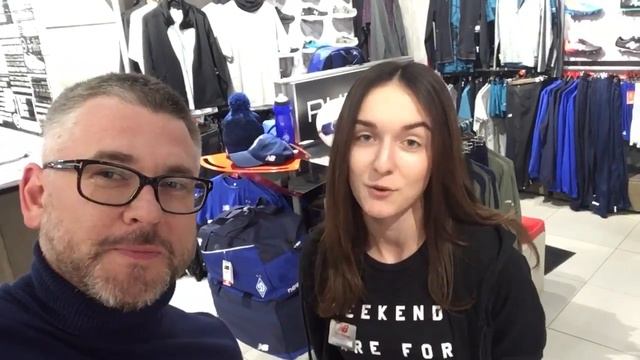 Часть 2: Приветствие покупателей в магазинах ТЦ. Школа Продавцов смотреть онлайн