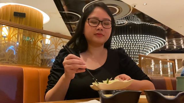 Kekenyangan Makan Sushi Tei Pas Bayar Cuma 40 Ribu?! смотреть онлайн
