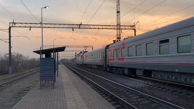 Электровоз ЭП1М-645 С поездом №360Ч Калининград-Адлер смотреть онлайн
