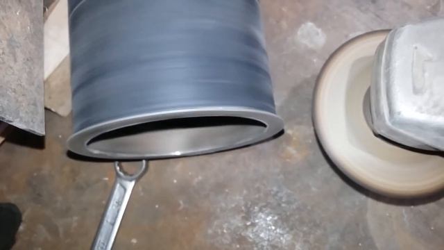 Простой способ склеить наждачку на гриндер. смотреть онлайн