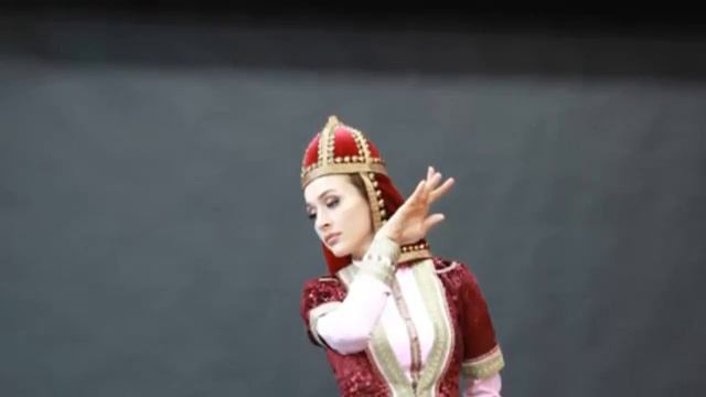 КРАСИВАЯ ПЕСНЯ НА ИНГУШСКОМ Айна Гетагазова - Наькъаш смотреть онлайн