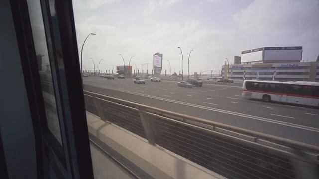 United Arab Emirates, Dubai, Metro ride from Emirates Towers to Mall of the Emirates смотреть онлайн