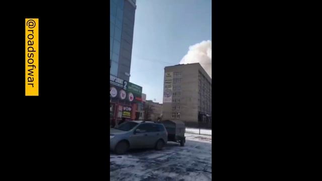 Удар Калибром по зданию СБУ Украины в Краматорске с нескольких ракурсов.mp4 смотреть онлайн