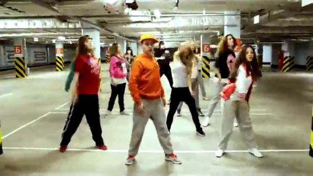 |ВО ВРЕМЯ ТАНЦА ПОЕХАЛА МАШИНА?!//ТАНЦЫ НА ПАРКОВКЕ? смотреть онлайн