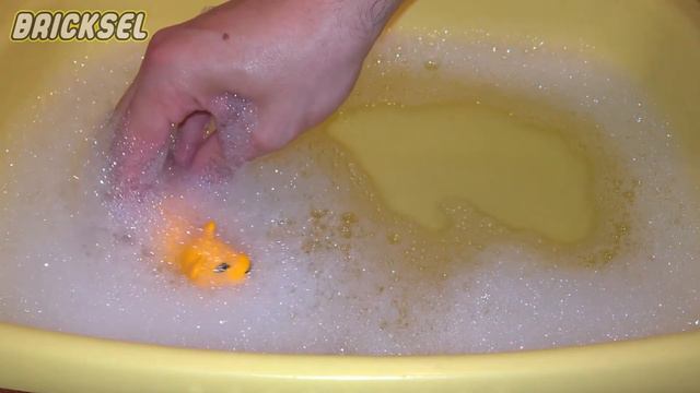 Угадай Кто Купается? Часть 8. (Guess Who Bathes?) смотреть онлайн