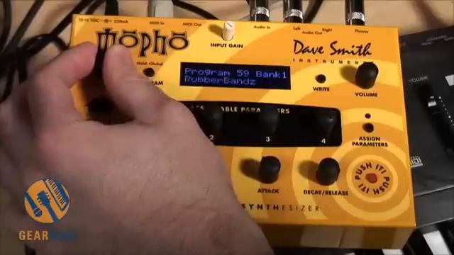 Dave Smith Instruments Mopho Demo: Find Out What The Push It Button Does смотреть онлайн