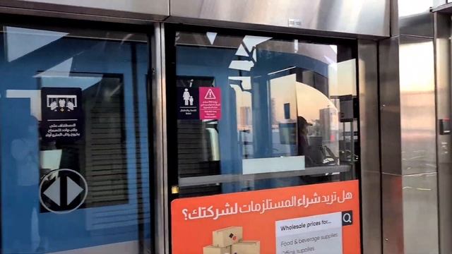 DUBAI METRO RIDE FROM MALL OF EMIRATES TO DUBAI MALL | TOP ATTRACTIONS IN DUBAI MALL