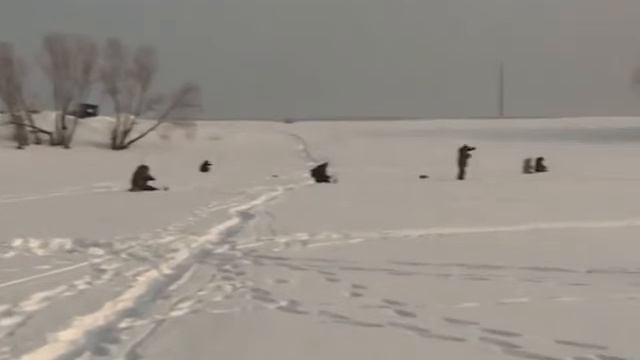 Открытый чемпионат по рыбной ловли стартовал недалеко от Кузнецка. Март 2012 год смотреть онлайн
