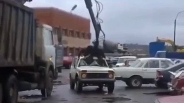 Нет повести печальнее на свете ?
Нива подмигнула на прощание, перед тем как стать металлоломом.