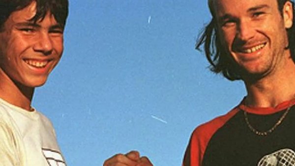 Теннис уроки - Рафаэль Надаль тренируется с лучшим другом Карлосом Мойя / Теннисвип