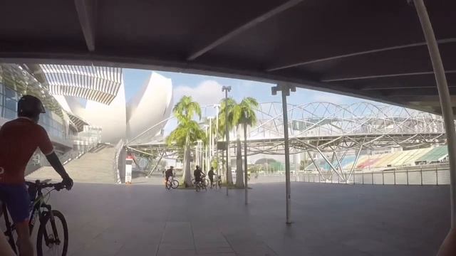 Singapore Cycling Tour with Ragley Marley смотреть онлайн