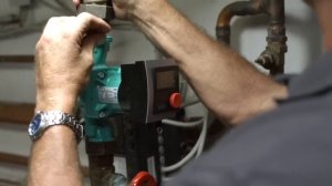 Монтаж циркуляционного насоса Wilo Stratos-PICO для систем отопления