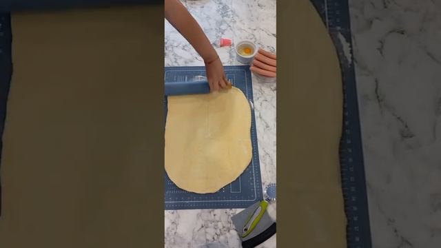 Сосиски в тесте,воздушное дрожжевое тесто!!! Вкуснее вы не ели)))