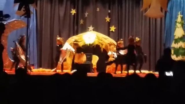 Рождественский утренник у дочки смотреть онлайн