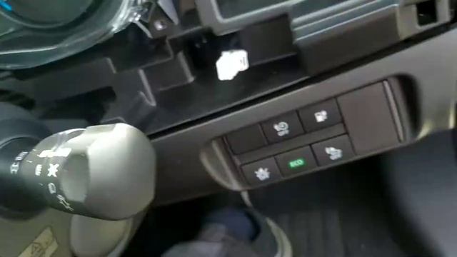 Removal and installation of the instrument cluster and stereo head unit Nissan Leaf ZE1