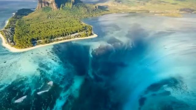 ?Подводный водопад Ле-Морн-Брабан, Маврикий ?? ? ??ingostur смотреть онлайн