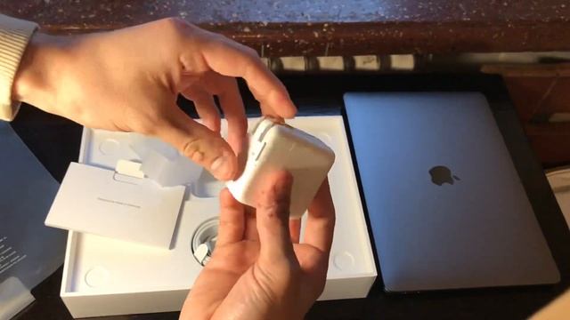 Безмолвная распаковка MacBook Air на M1 256 смотреть онлайн