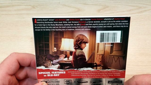 The Shining 4K Unboxing смотреть онлайн
