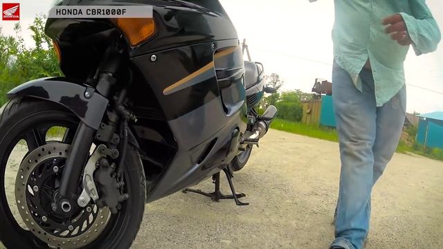 HONDA CBR1000F смотреть онлайн