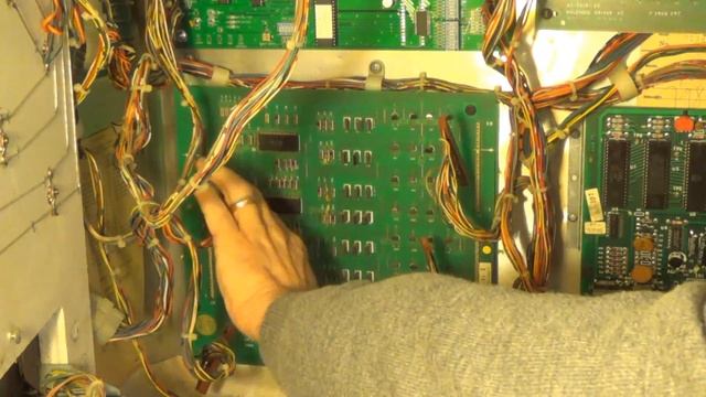 Installing "The Ultimate Lamp/LED Driver Board" Into my Bally Future Spa Pinball Game смотреть онлайн