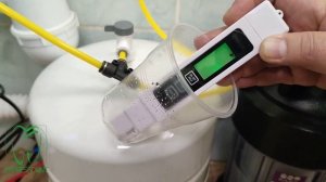 Работа фильтра обратного осмоса с дополнительным деминирализатором на основе ионно-обменной смоле.
