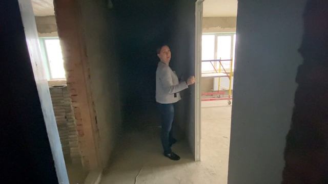 ДОМ С ОЧЕНЬ НЕСТАНДАРТНОЙ ПЛАНИРОВКОЙ. КТО-НИБУДЬ МОЖЕТ СКАЗАТЬ ЗАЧЕМ ЭТА КОМНАТА?) смотреть онлайн