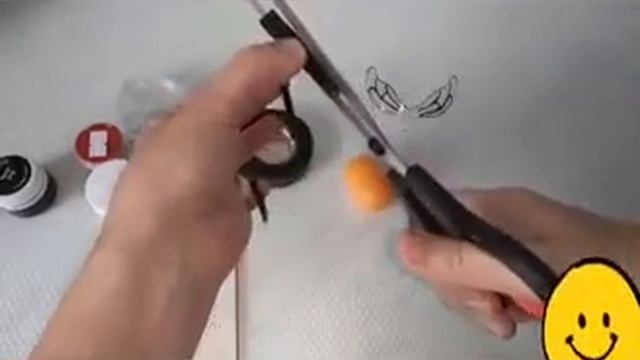 Мастер-класс от воспитателя Нетесиной Т.В. - "Учимся делать пчёлку" из бросового материала. смотреть онлайн