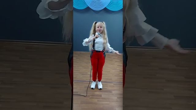 Оцепаева Полина "А мне бы петь и танцевать", 9-11лет смотреть онлайн