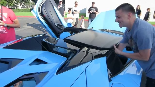 Lamborghini Aventador Roadster Roof Removal смотреть онлайн
