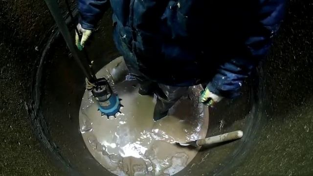 чистка колодца с большим притоком на плывуне смотреть онлайн
