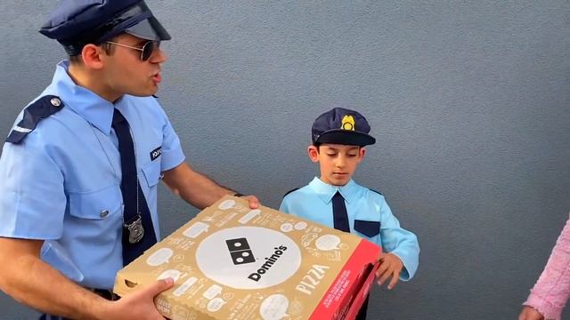 Detectives Jason and Alex on duty protect costly diamonds смотреть онлайн