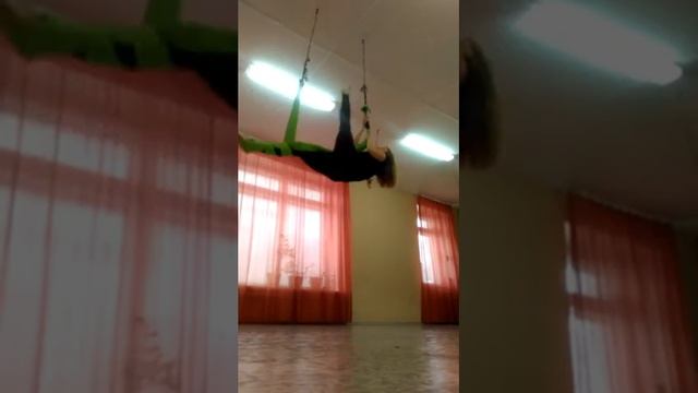 Танец в гамаке/ Флайдэнс/ Флай/ Акробатика/ Эластичный гамак смотреть онлайн