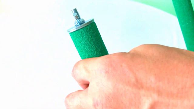 Зелёная П- образная Жердочка для птиц Loco Toys с массажным эффектом. На ZooLine