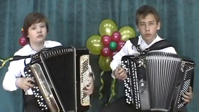 К. Листов «В землянке». Исполнитель Ансамбль баянистов смотреть онлайн