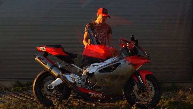 Обзор Aprilia RSV 1000R