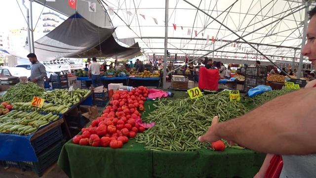 Турция. Мерсин. Рынок по четвергам район Mezitli Menderes. Цены на фрукты и овощи май 2023 год.
