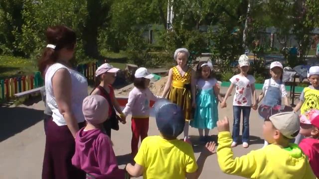 Один день из жизни группы Васильки смотреть онлайн