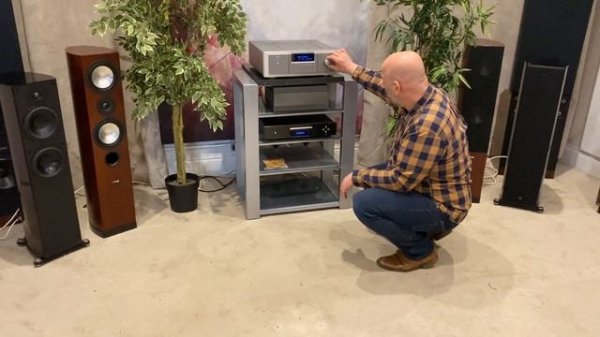 Wilson Benesch Curve speakers/NAD M2 digital Amp, Canton Vento 807 DC speak/Electro Companiet PC1 C