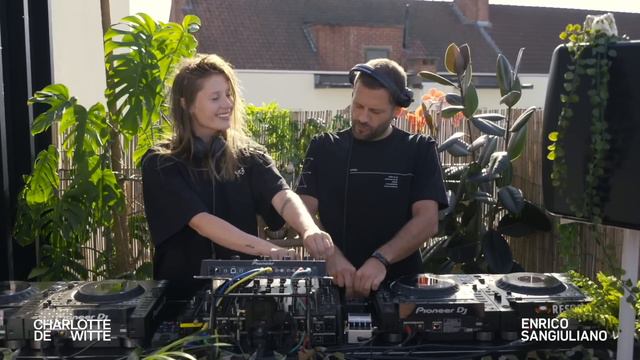Age Of Love - The Age Of Love (Charlotte de Witte & Enrico Sangiuliano Remix) смотреть онлайн