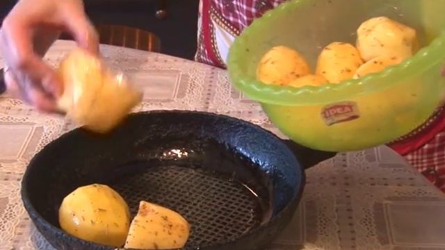 Острая картошка с чесноком смотреть онлайн