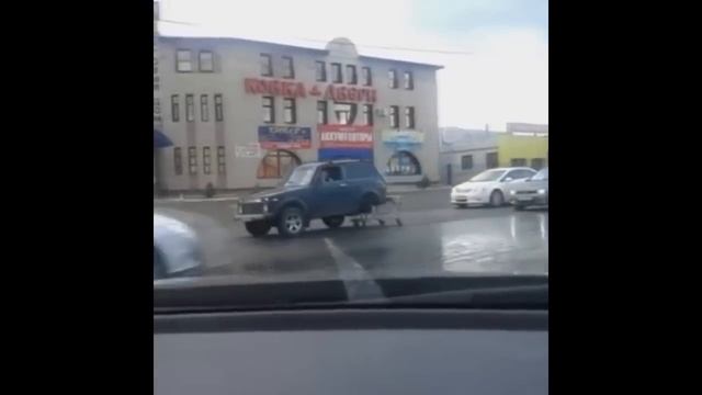Это Россия детка! Как поставить запаску смотреть онлайн