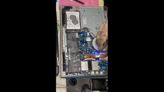 Как разобрать ноутбук Lenovo Ideapad 520-15IKB. смотреть онлайн