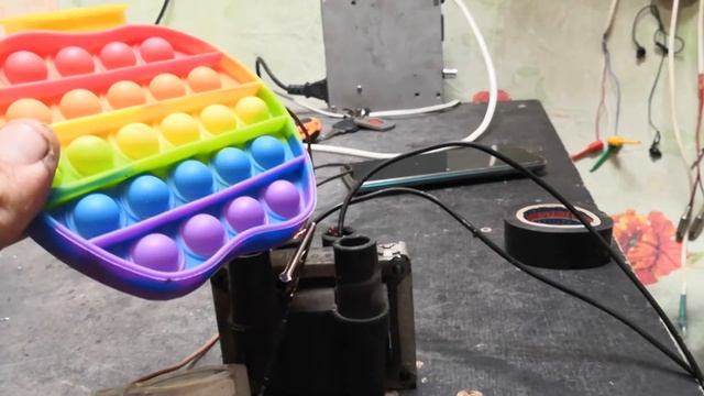 POP IT электрическая дуга через POP IT/(накрылся исходник) ОЧЕНЬ МНОГО ЭЛЕКТРИЧЕСТВА В POP IT. SIMP смотреть онлайн