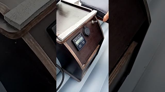 Столик для эхолота с аккумулятором в лодку ПВХ. С держателем спиннинга и без. смотреть онлайн
