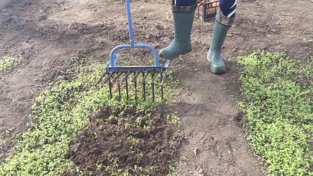 Перекопка земли без особых усилий. Моя 