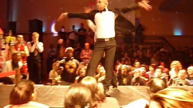 Vitaliy Vint vs Marina Ultra Omni (winner). 1/2 final (part 2). Old Way Vogue. Street Star 2013 смотреть онлайн