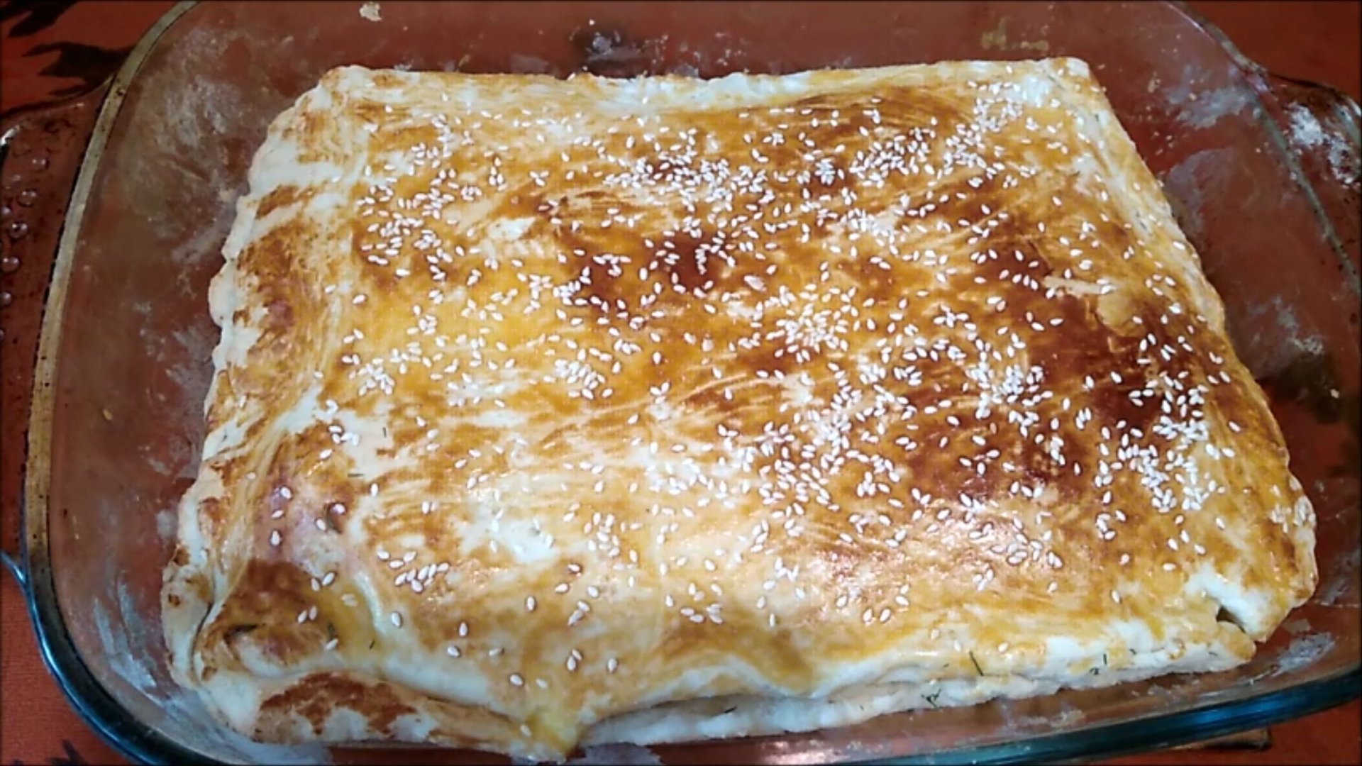 Пирог из слоёного теста с курицей и шампиньонами.mp4 смотреть онлайн