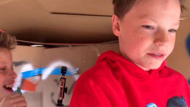 24 HOUR OVERNIGHT in Box Fort CASTLE!! Payton Delu смотреть онлайн