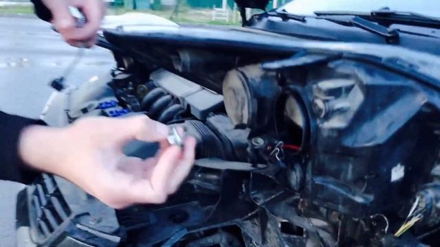 КАК УСТАНОВИТЬ СВЕТОДИОДНЫЕ ЛАМПЫ В БЛИЖНИЙ СВЕТ FORD FOCUS 2 | КАК СНЯТЬ ФАРУ | ЗАМЕНИТЬ ЛАМПУ смотреть онлайн